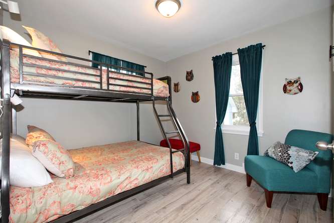 חדר שינה 3, מיטת קומתיים עם מיטה זוגית ומיטת יחיד