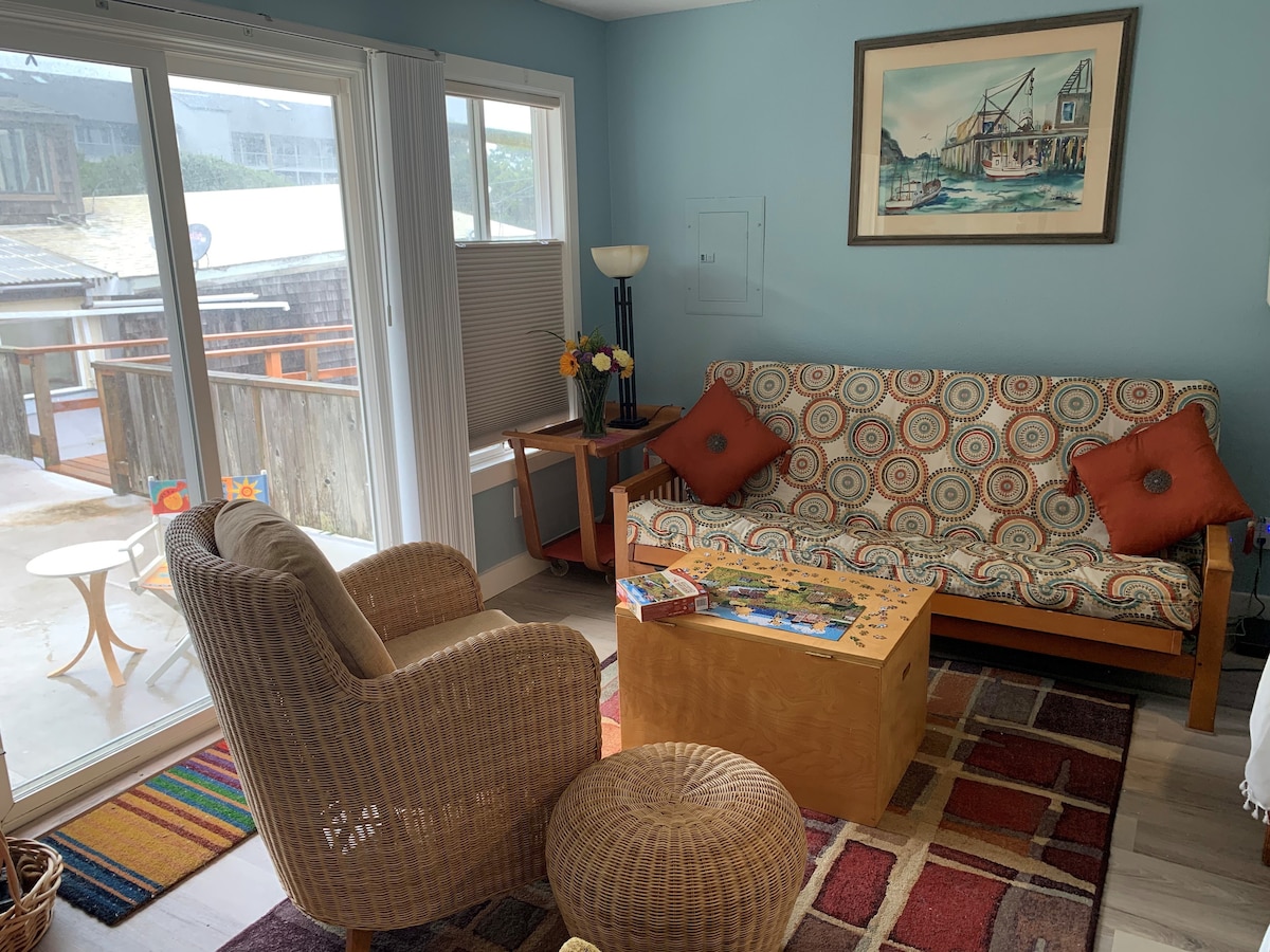 Sala de estar y un vistazo al patio