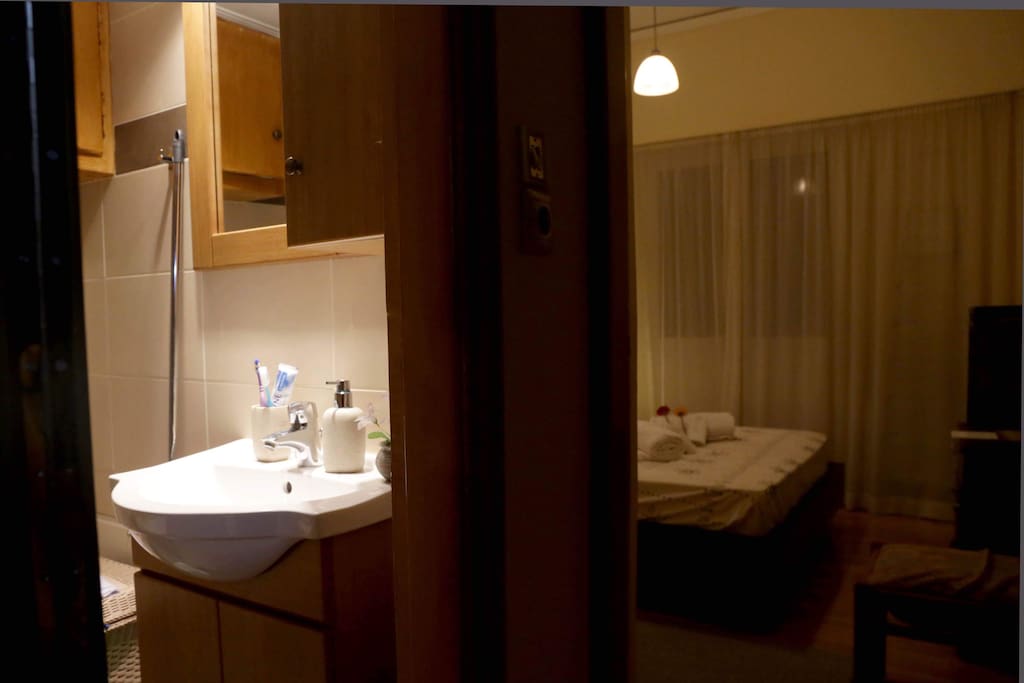 bathroom-Bedroom