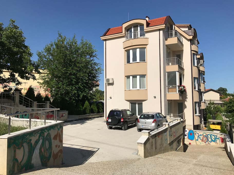 Building / Дом