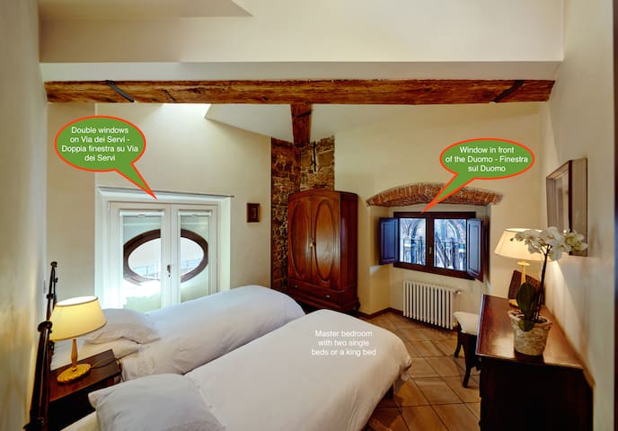 The Flora apt in front of the Duomo