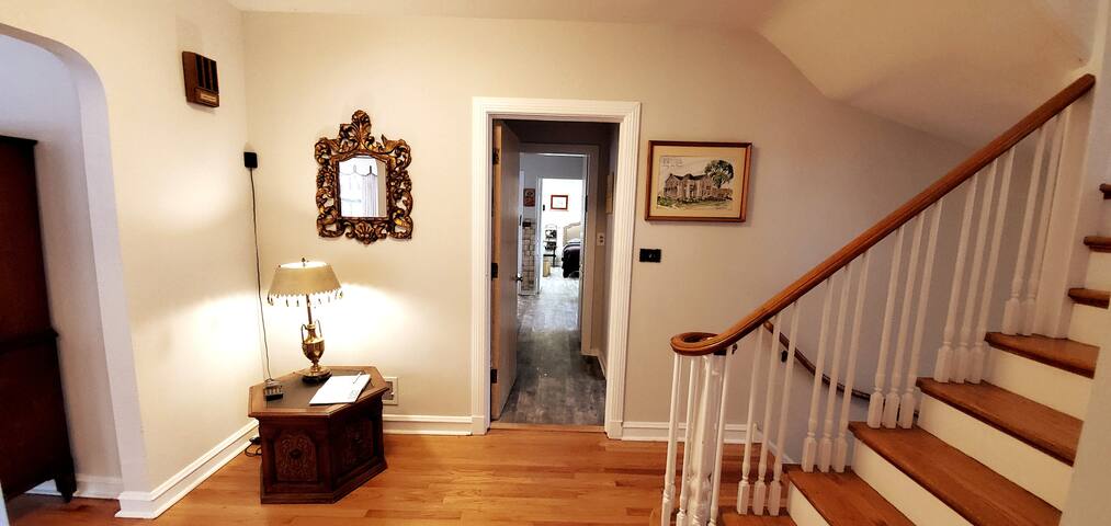 Huge Bright Corner Home on Chicago’s North Side gallery image 5