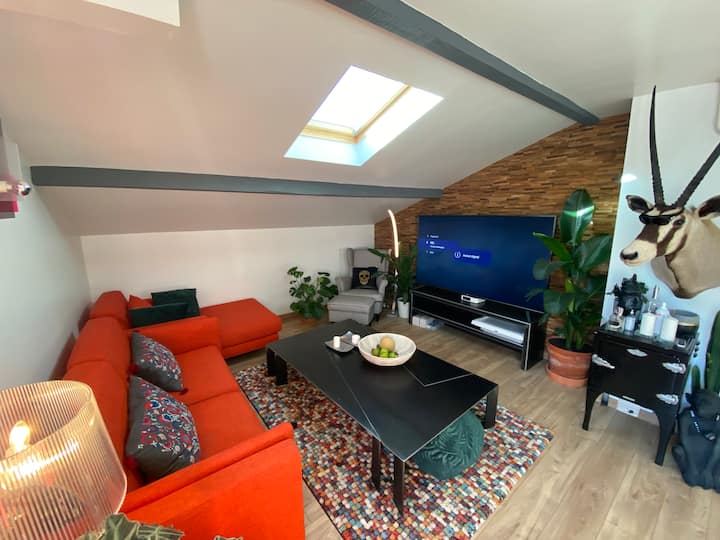 Charme Et Discrétion Pour Ce T5, Avec Jardin Privé - Biarritz