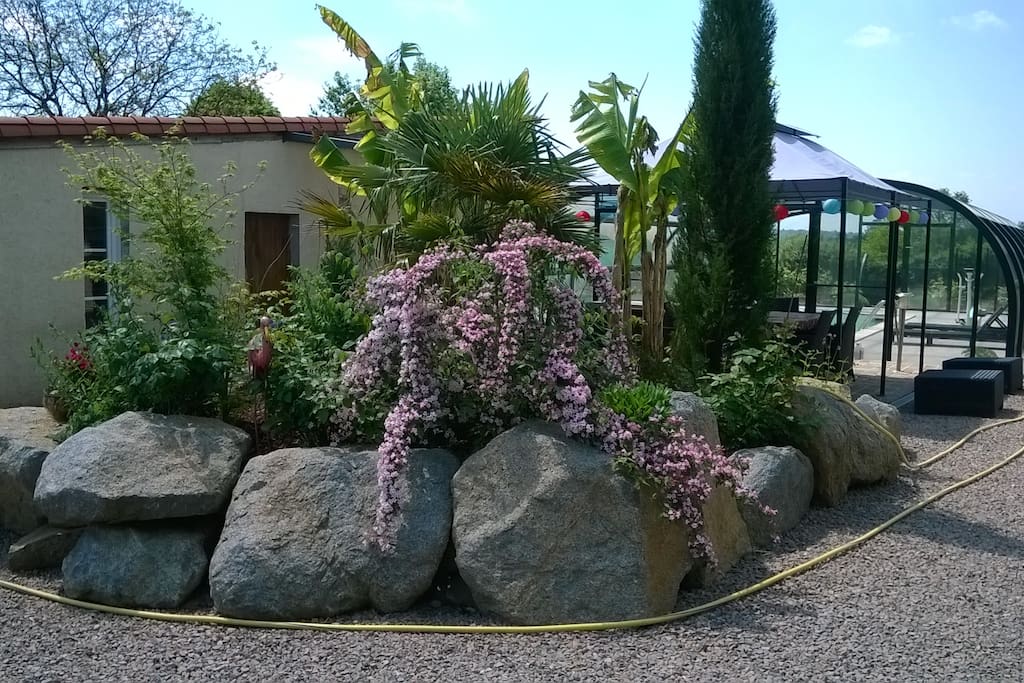 pare-terre devant la piscine