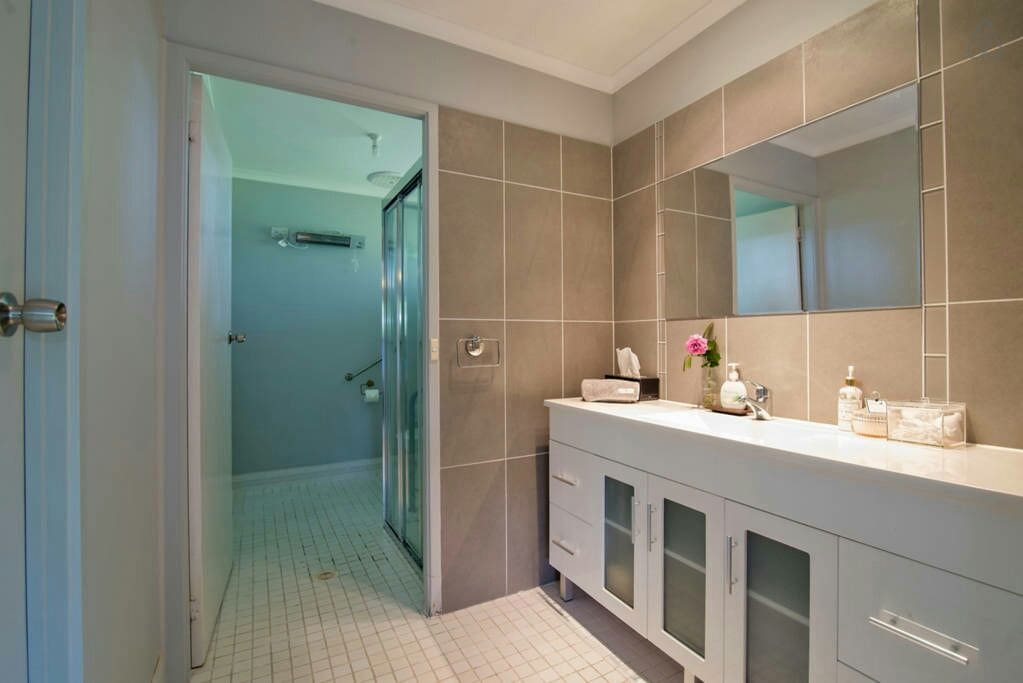 Master Ensuite