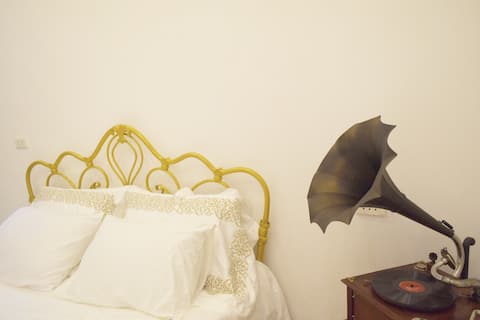 Linnie's Abditory-In the heart of Hanoi