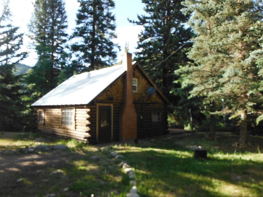 Riverside Log Cabin Cabins for Rent in Meredith, Colorado, United States
