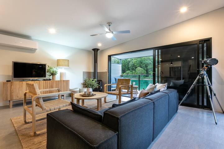 Maison du Lac – house on lake, close to town gallery image 5