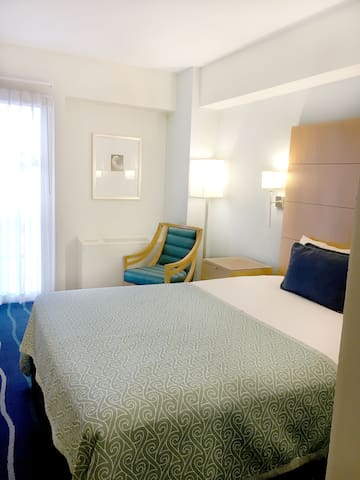 Ala Moana Hotel cond