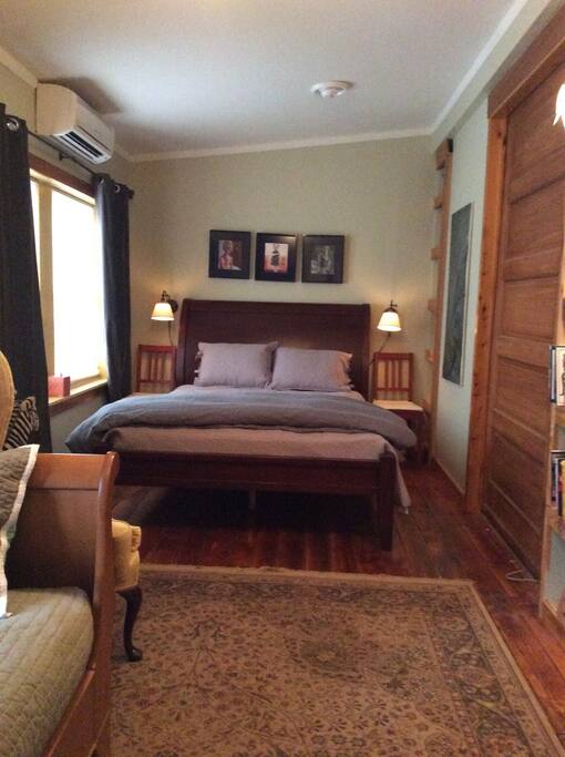 Master Bedroom Queen Bed