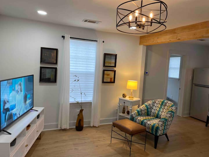 Cheerful and fresh single home/oak tree surround. Houses for Rent in