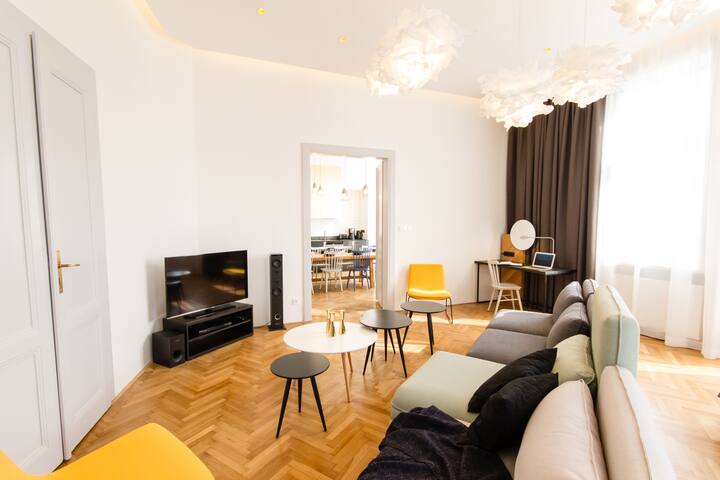 Florentinum Premium 3-Bedrooms, Balcony (Old Town) gallery image 5