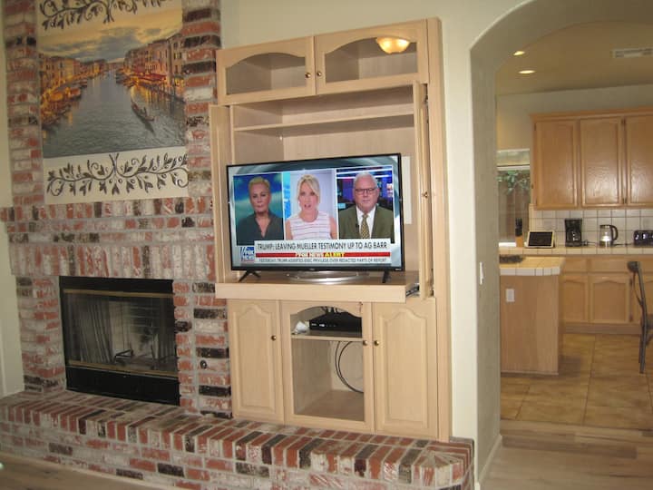 Comfy private unit with backyard