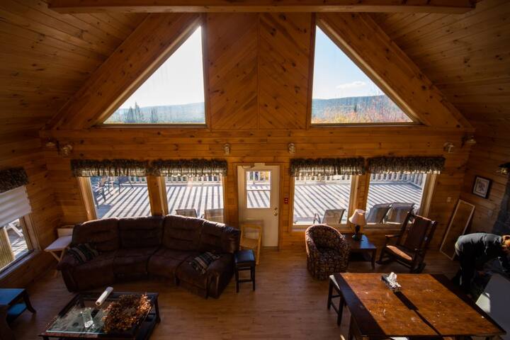 Broadleaf Mountain Chalet gallery image 3