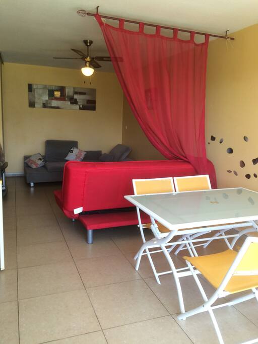 LE MOBILIER EST EN PARFAIT ETAT