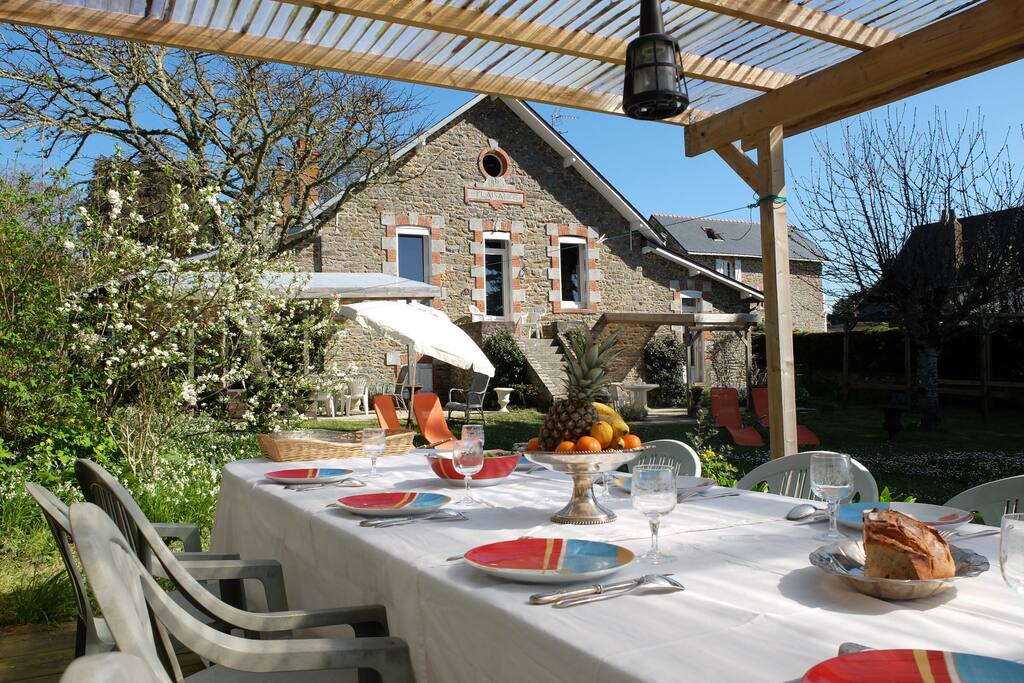 terrasse couverte devant la mer