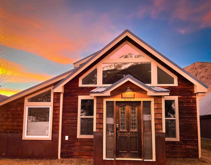 The Double Diamond, a cozy mountain home. Apartments for Rent in