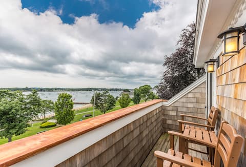 Beverly/Salem oceanfront unit