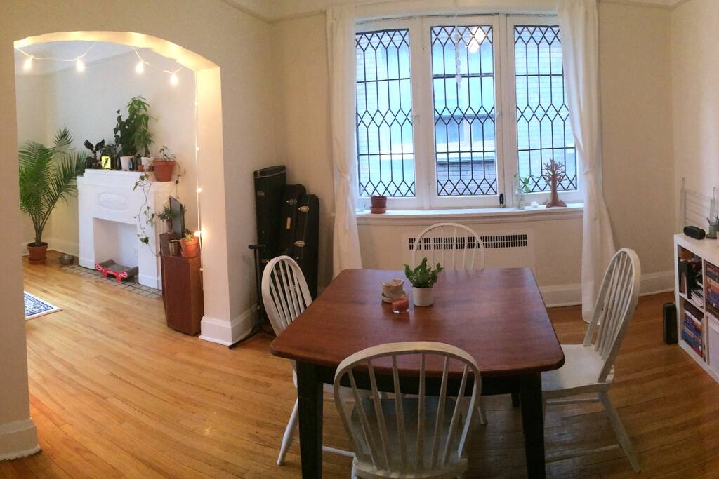 Cozy dining room