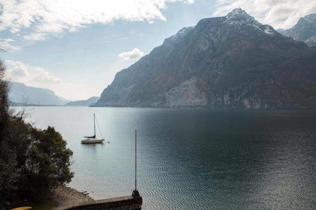 “Quel ramo del lago di Como che volge ad oriente...”