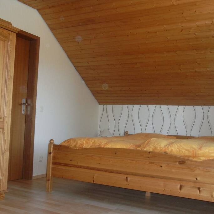 Schlafzimmer (3 Betten)