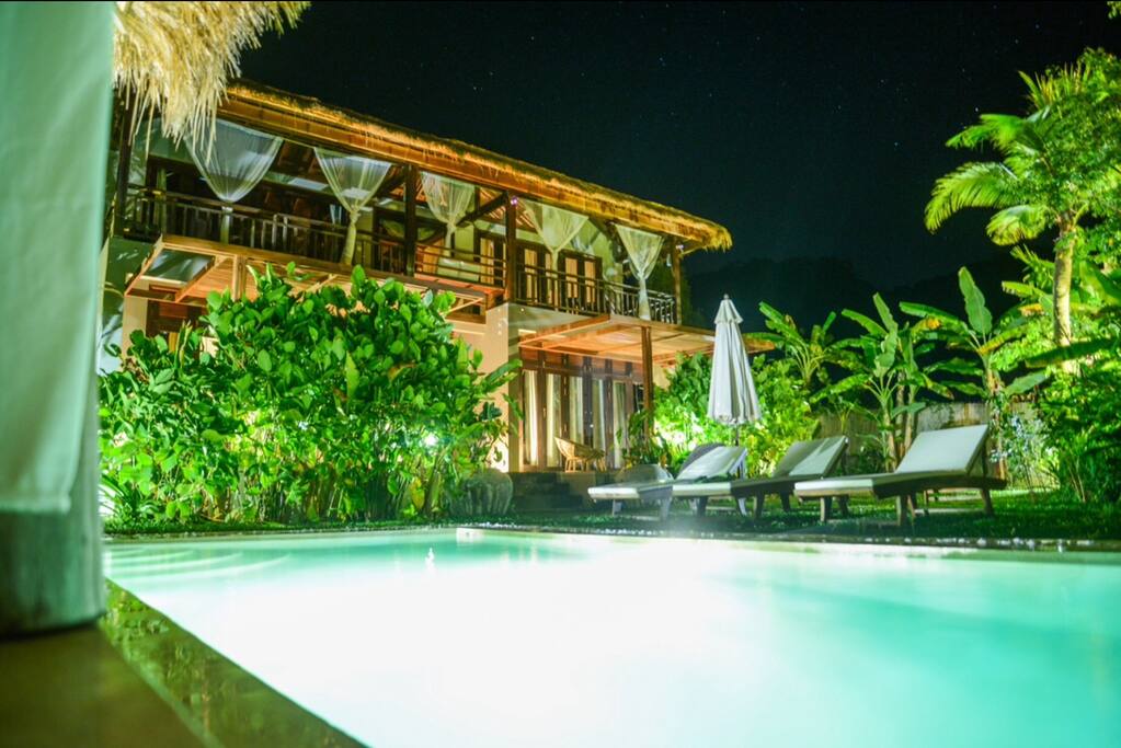 Pool & the Villa