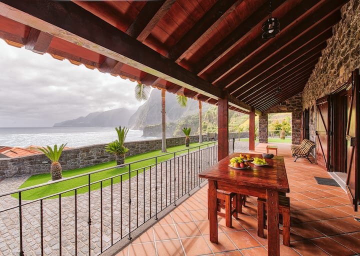 Seixal Sunny Villa A Cottages For Rent In Seixal Madeira Portugal