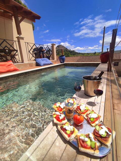 Entire Villa "BelleVue", Jacuzzi, pool, air conditioning