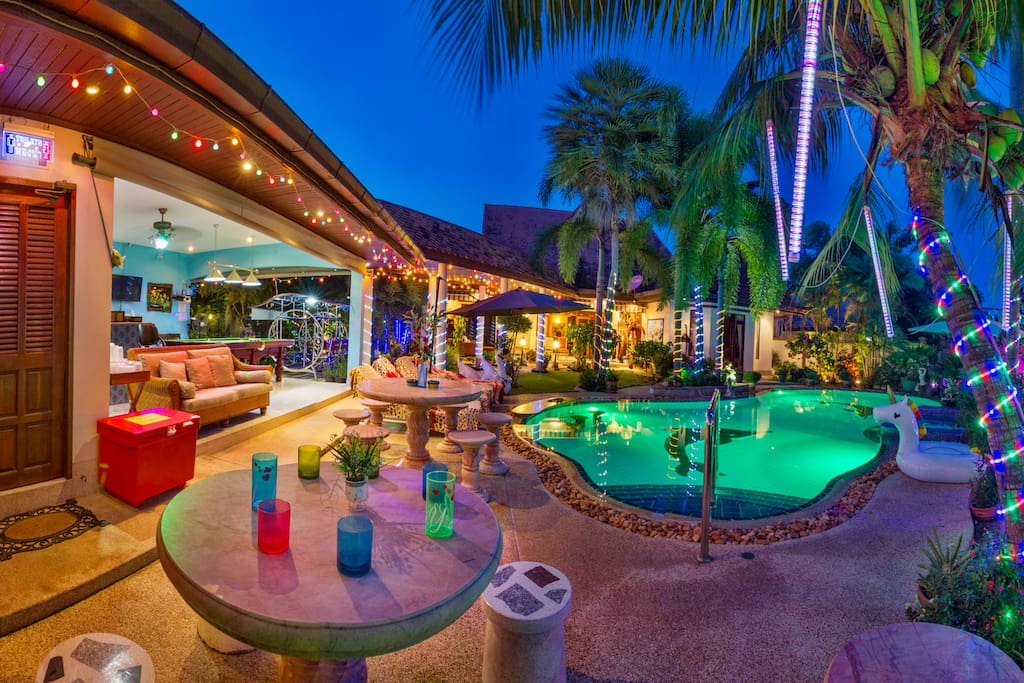 Evening by the pool in this stunning Villa