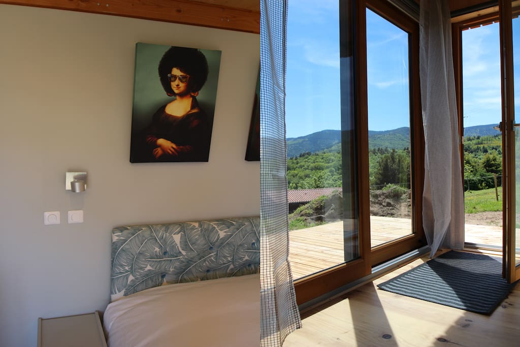 l'intérieur de la cabane et la vue