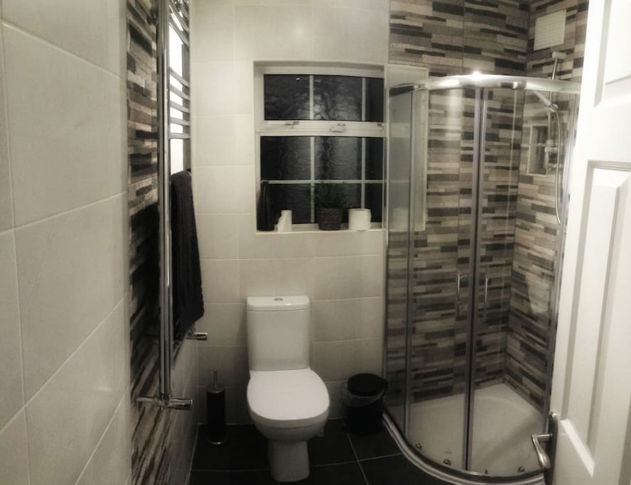 Main bathroom