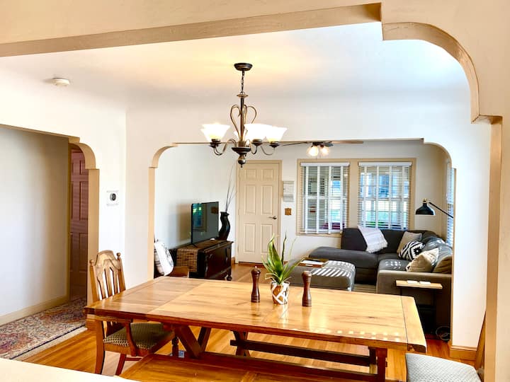 Downtown Charming Bright 3br Cottage. Walk To Town - Mount Shasta, CA