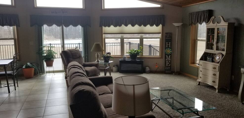 3 bedroom home located on 10 acres