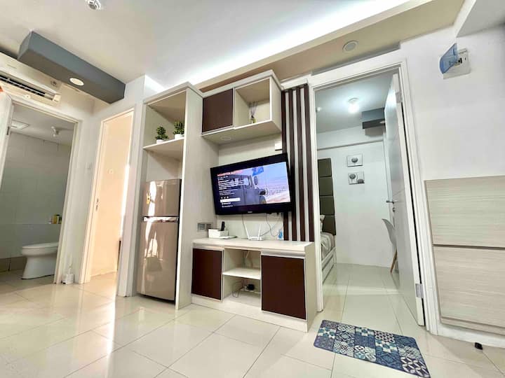 Apartment 2BR in Jatinegara free WiFi & Netflix