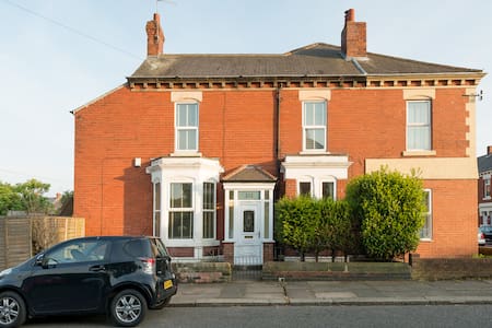 Lovely Double Room Near City Centre