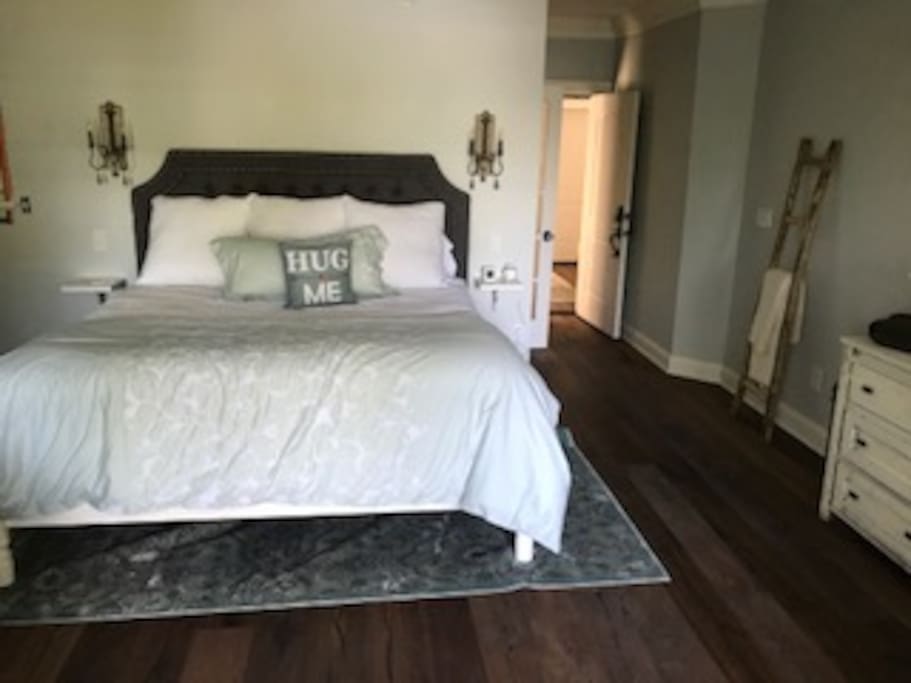 King size bed