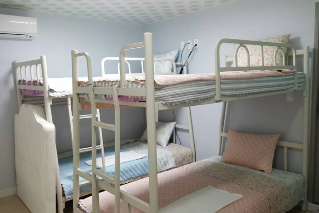 Domitori room for 4 Women