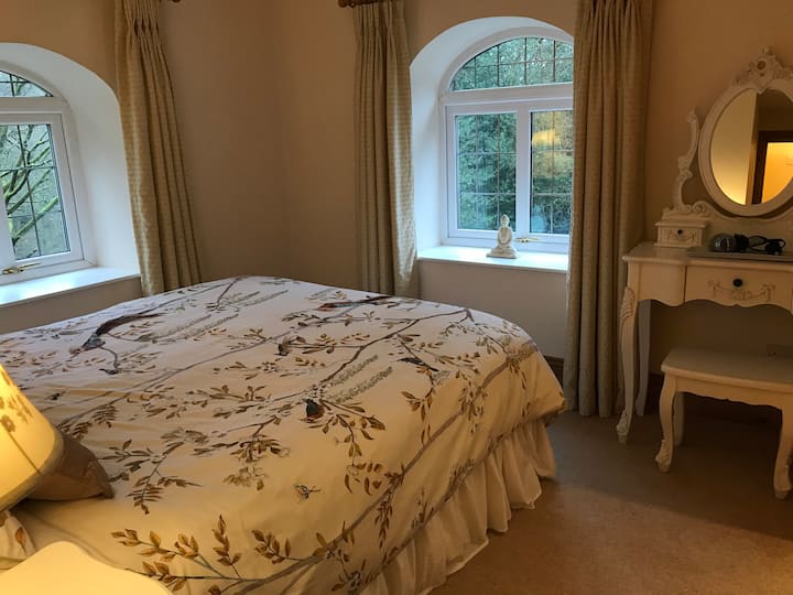 ห้องนอนใหญ่สองด้าน