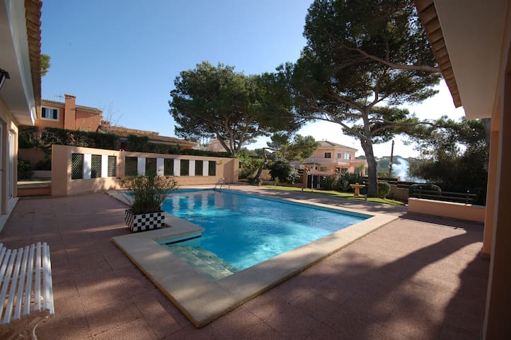 Entire home with 4 bedrooms in Llucmajor - Villa in Mallorca with pool and sea views