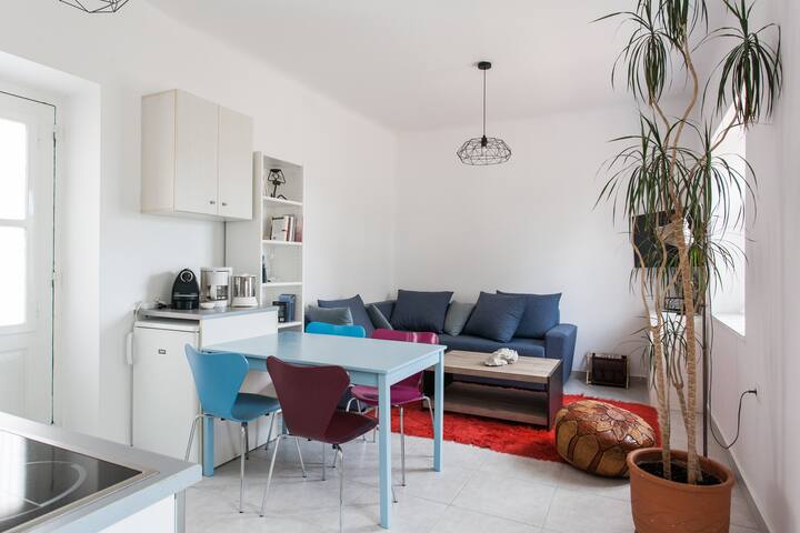 Unique private villa in acropolis area gallery image 5