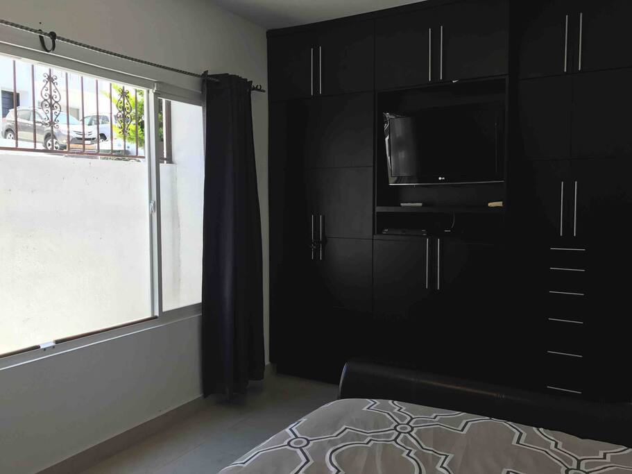 Bedroom 2! With Tv and cable