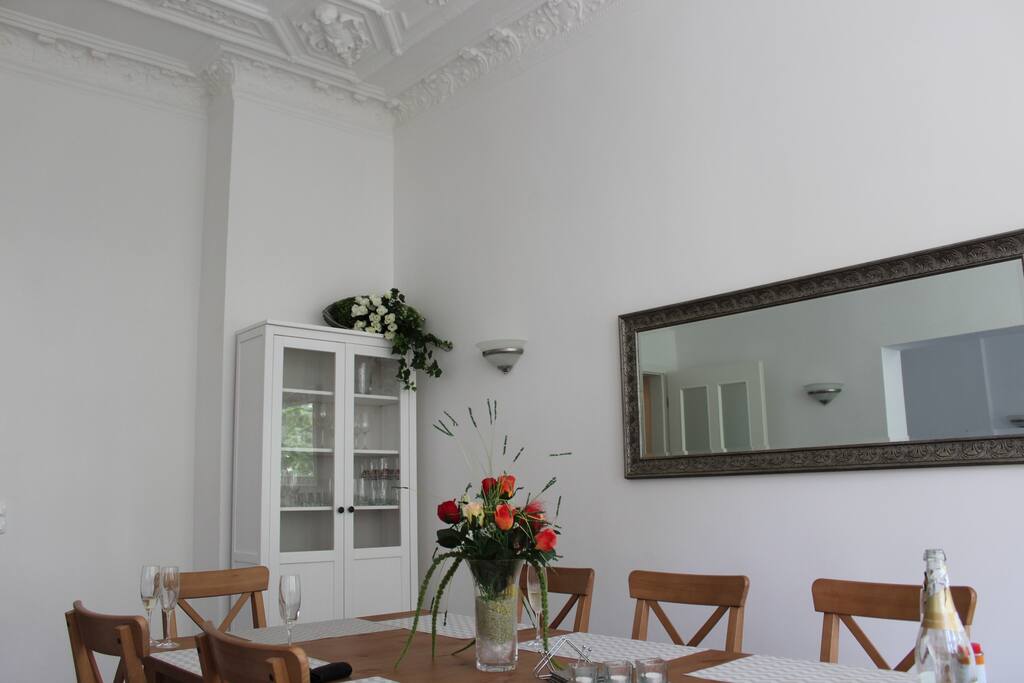 riesiges Esszimmer
