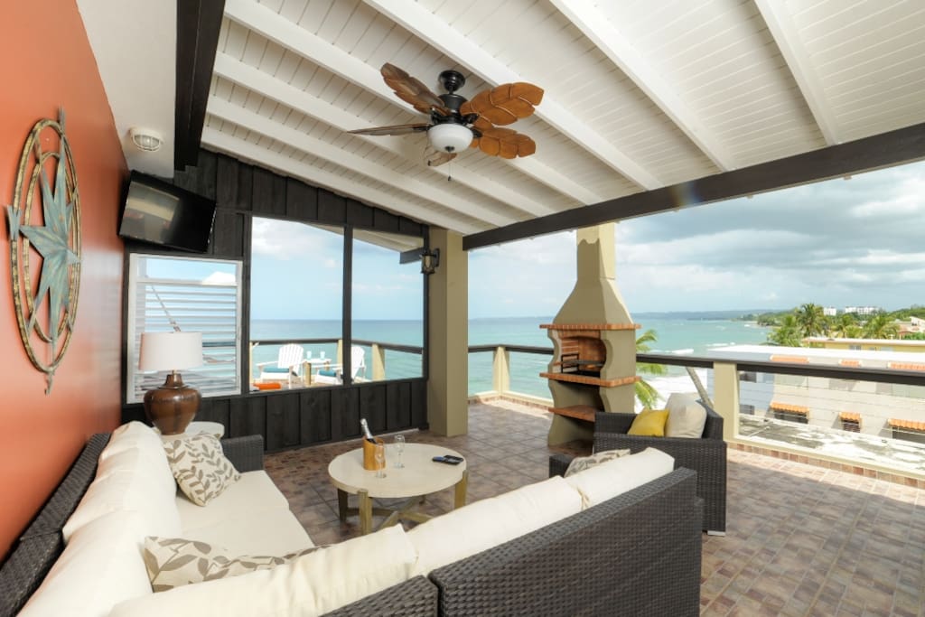 ★Beachfront Penthouse★ LikeNew & Near To It All Apartments for Rent
