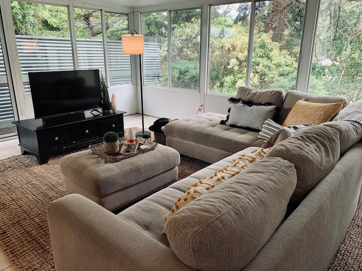 Private Guest House By The Redwoods - Arcata, CA