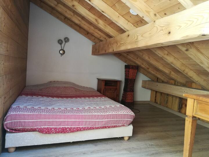 Cama en el mezzanine 