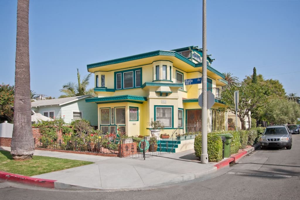 Most Historic House in Venice Beach - Houses for Rent in Los Angeles