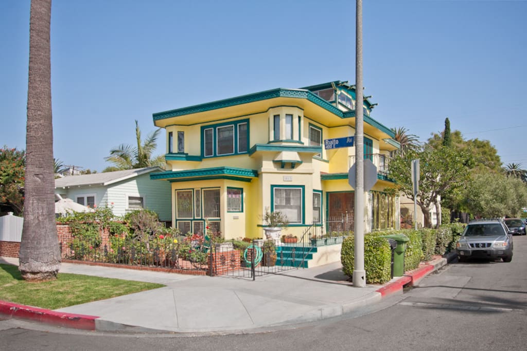 Most Historic House in Venice Beach - Houses for Rent in Los Angeles