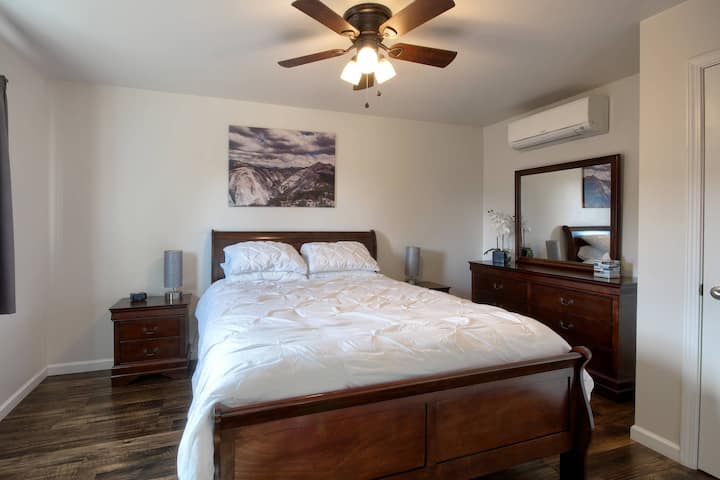 Bedroom #1 - Queen bed