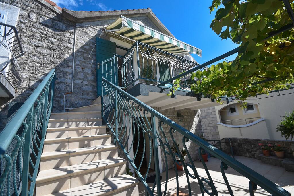 Steps to apartment