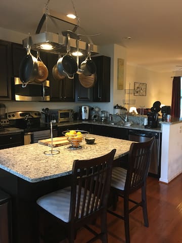 Full Townhome for Rent!